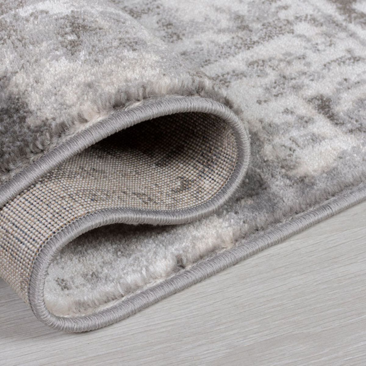 zoom-tapis-vintage-gris